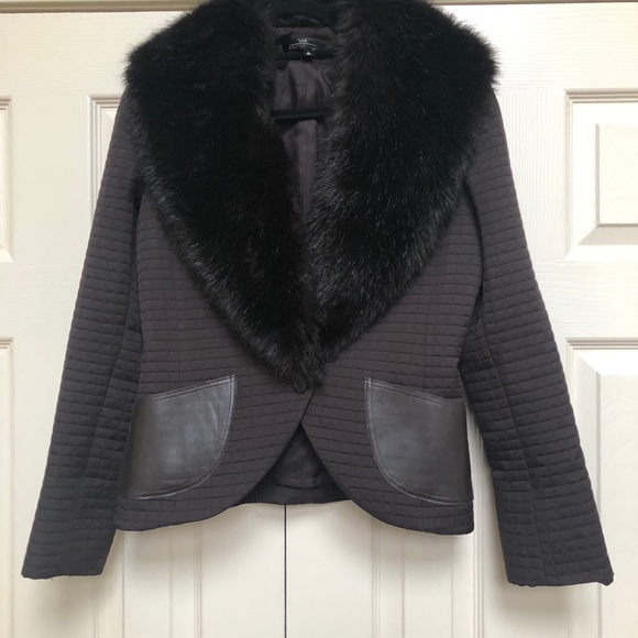 /id collection Jackets & Blazers - Beautiful faux fur trimmed jacket